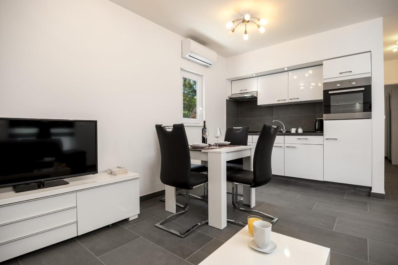 Sunny Biokovo Apartments Baška Voda エクステリア 写真